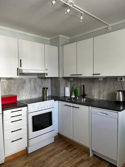 Cozy Ground Floor Apartment Tromso Ngoại thất bức ảnh
